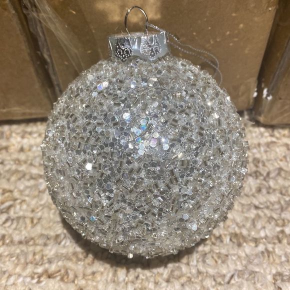 NWT. Holiday Lane by Macys Silver Ball Ornament Bundle - Picture 2 of 6